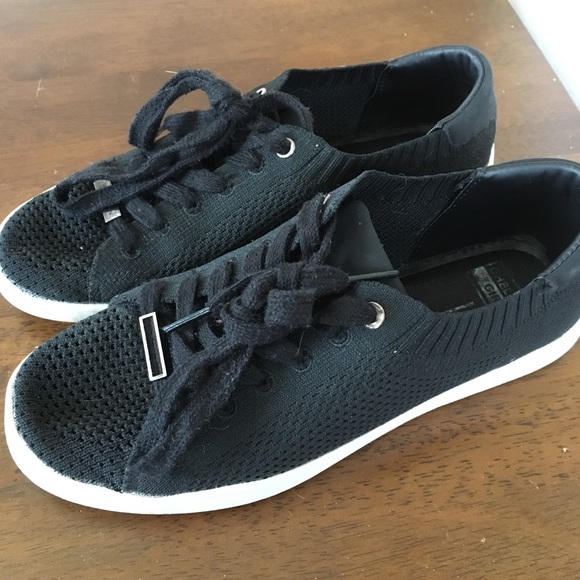 Shoes - Picture 2 of 3